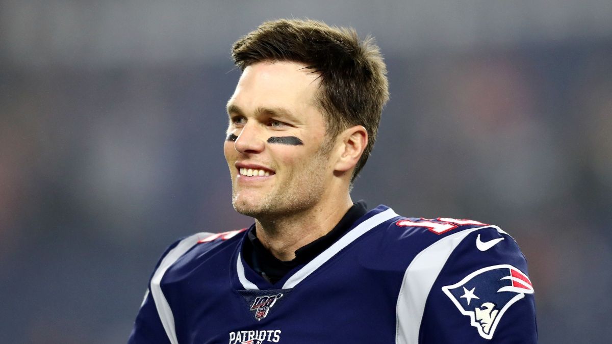Tom Brady Free Agency Odds: Patriots Favored to Sign Brady article feature image