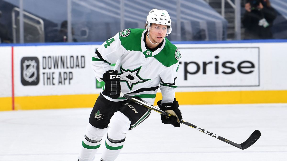 NHL Betting Odds, Picks & Predictions (Tuesday, Aug. 18): Stars vs. Flames Game 5 Preview article feature image