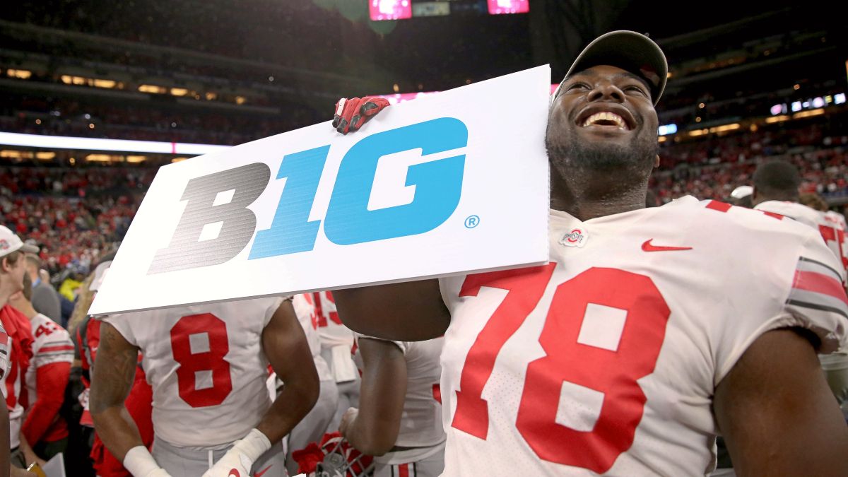 Big Ten Votes to Resume College Football Season in October article feature image