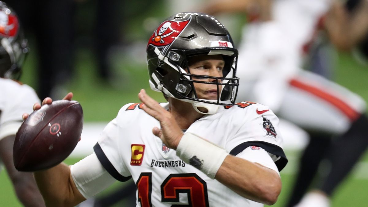 Panthers vs. Buccaneers Odds & Pick: Tampa Bay A Week 2 NFL Teaser Candidate (Sept. 20) article feature image