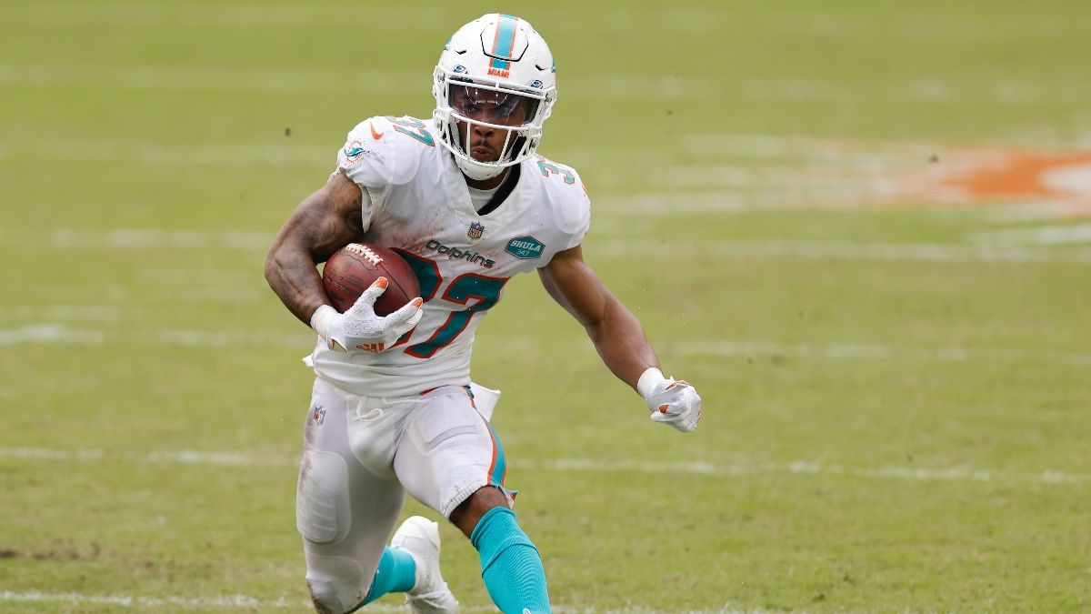 NFL Week 6 Fantasy Buy/Sell Trade Targets: Dolphins’ Gaskin Should Be On Radar article feature image