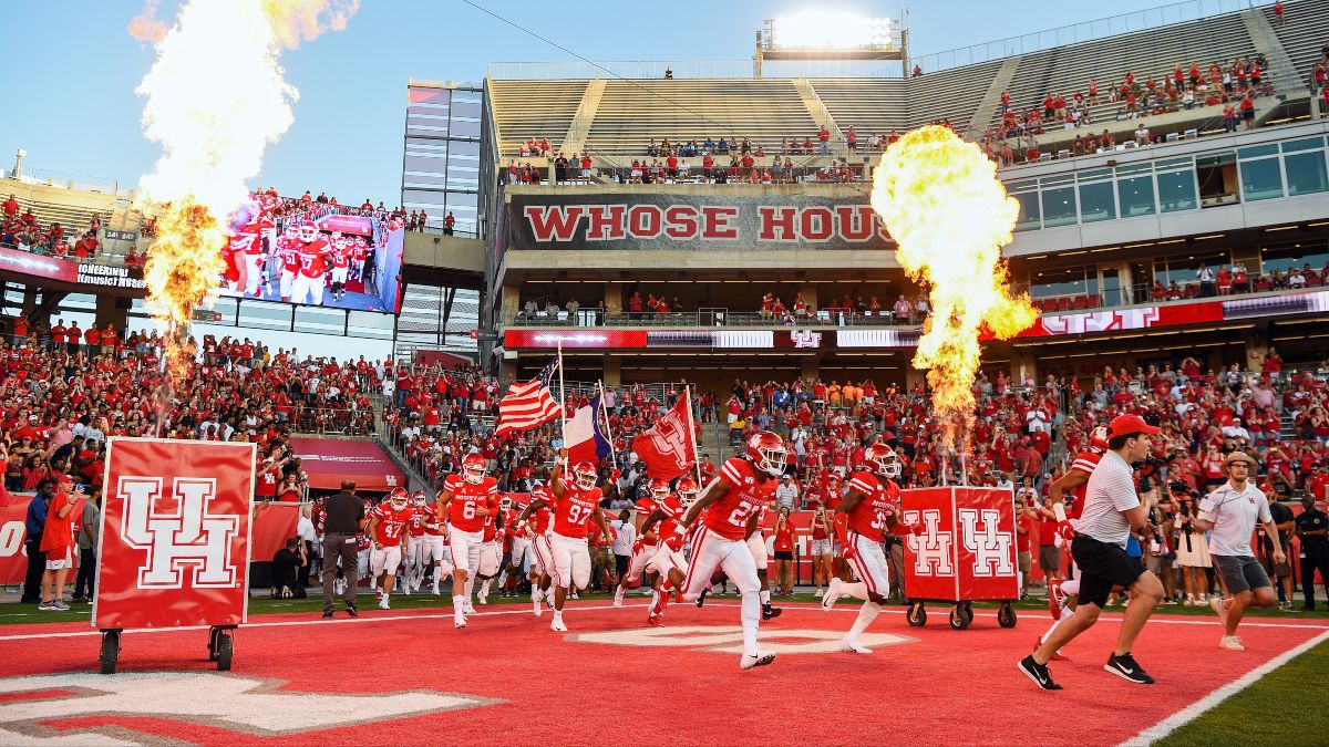 Houston vs. BYU Updated Odds & Pick: Cougars Compete for Playoff Preeminence (Friday, Oct. 16) article feature image