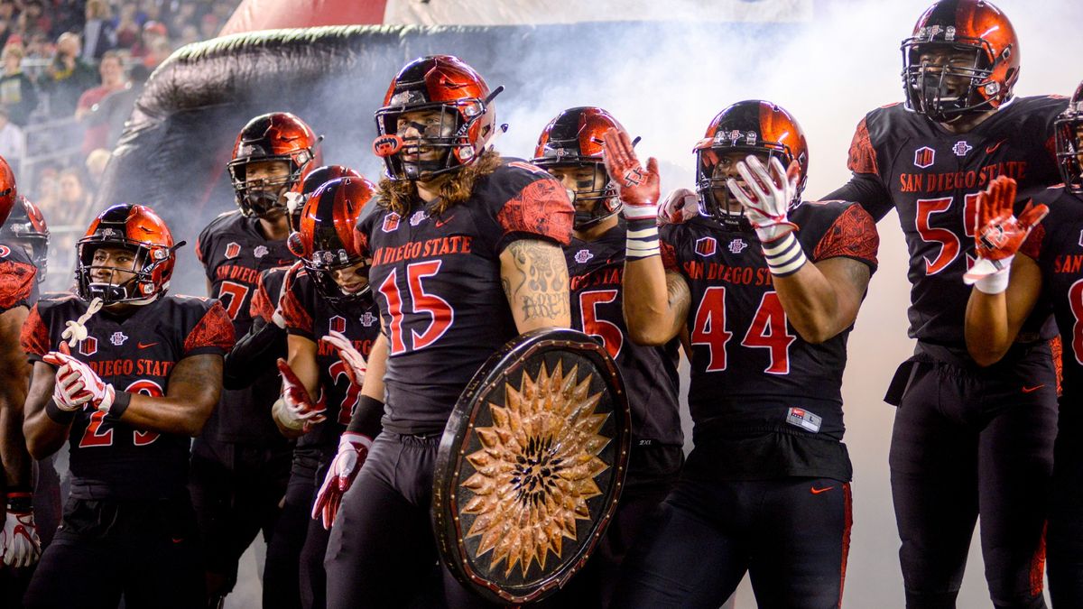 College Football Odds & Picks: How To Bet San Diego State vs. Utah State, North Carolina vs. Virginia, More article feature image