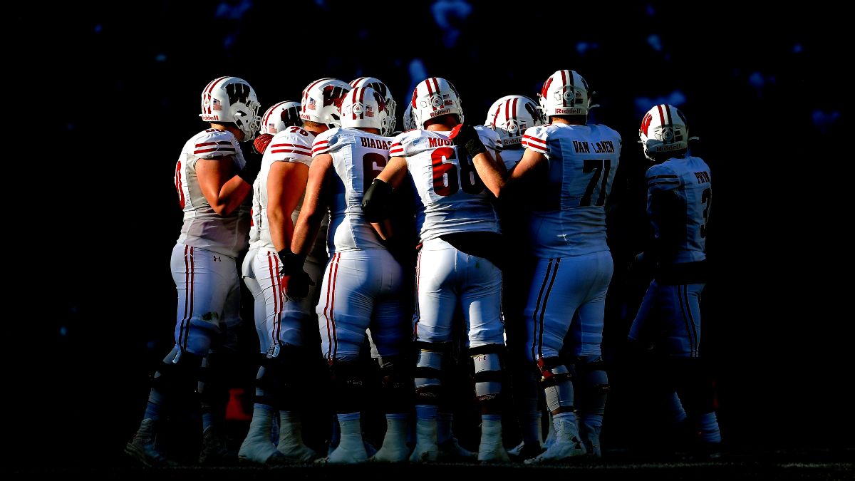 Wisconsin vs. Illinois Betting Odds & Pick: Will the Badgers Cover This Large Spread? (Friday, Oct. 23) article feature image
