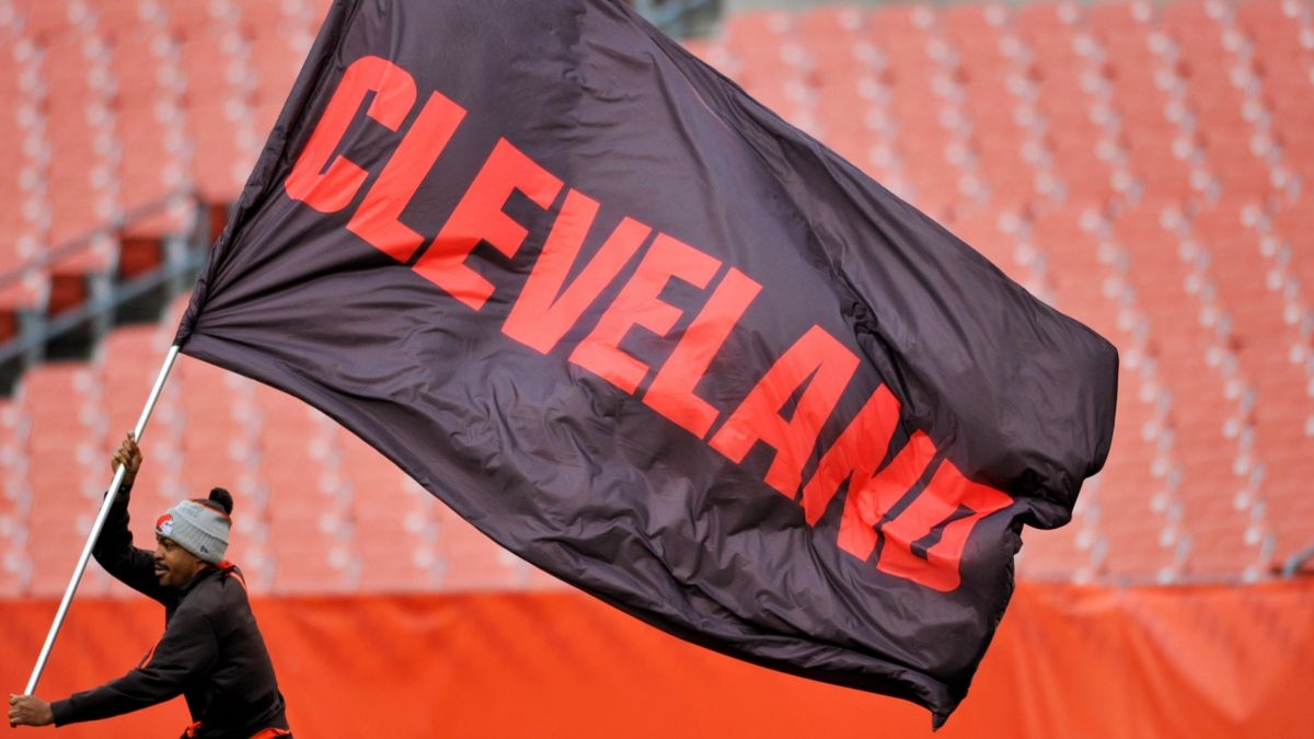 Cardinals vs. Browns NFL Forecast: Windy Weather Moving Sunday’s Odds in Cleveland article feature image