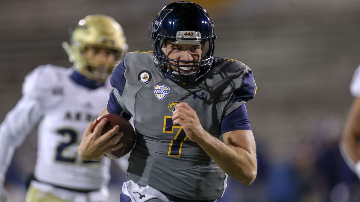 College Football Odds & Picks for Kent State vs. Buffalo: Where is the Betting Value For Saturday MACtion? article feature image
