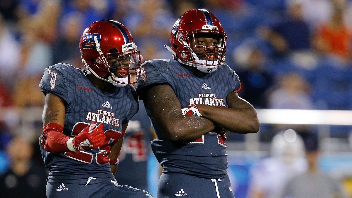 College Football Odds & Picks for Florida Atlantic vs. Florida International: Sharp Betting, Projections Reveal Value (Friday, Nov. 13) article feature image
