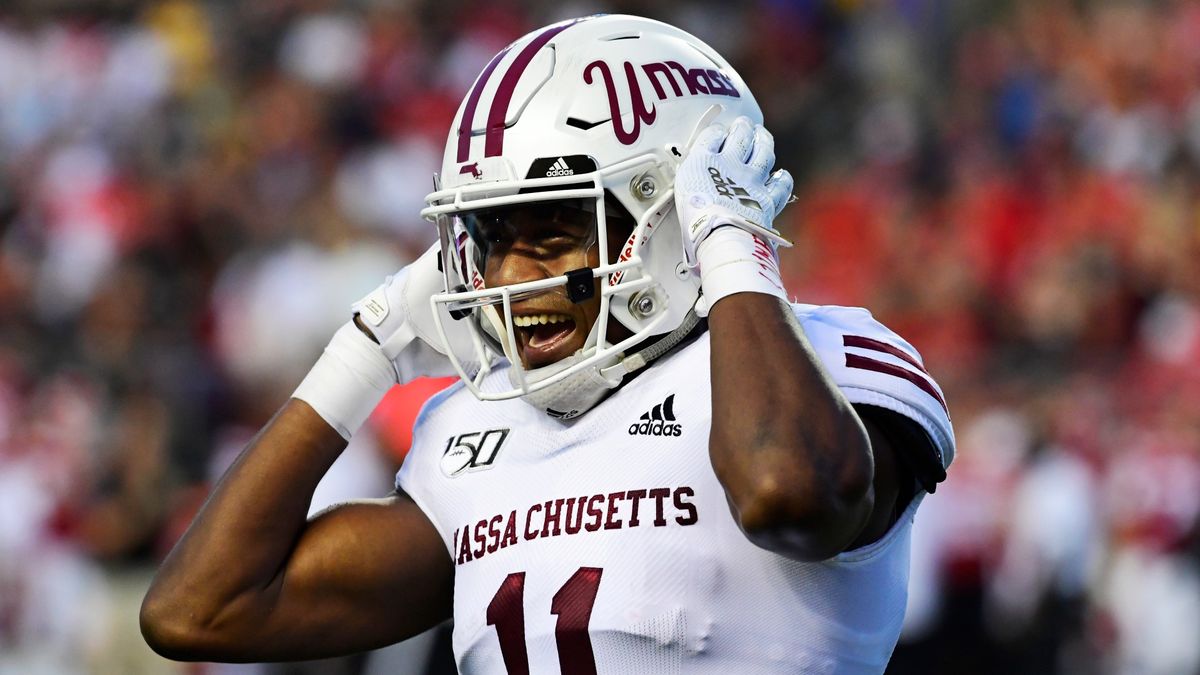 UMass vs. Florida Atlantic Odds & Picks: Value Bet on Over/Under in Windy Friday Weather article feature image
