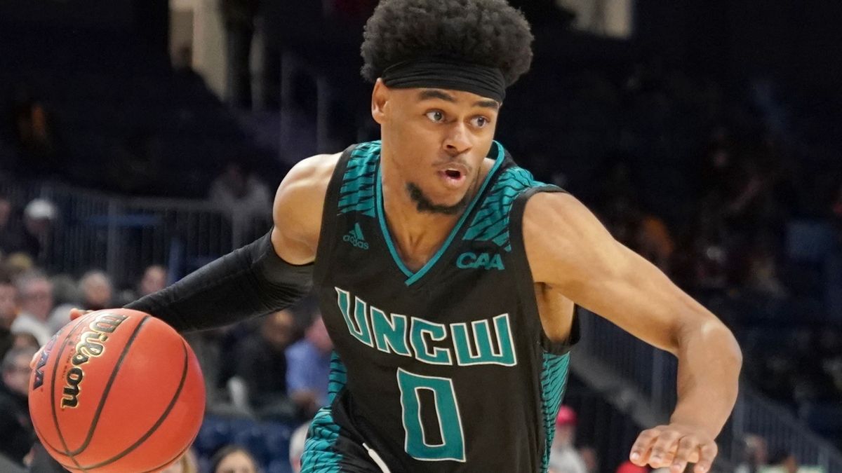 College Basketball Odds & Picks for UNC Wilmington vs. Western Carolina: Sharps, Systems Reveal Betting Edge (Wednesday, Nov. 25) article feature image