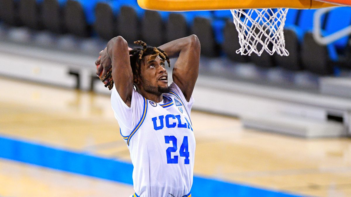 UCLA vs. Oregon College Basketball Odds & Picks: Ducks’ Injury Makes Bruins a Live Underdog article feature image