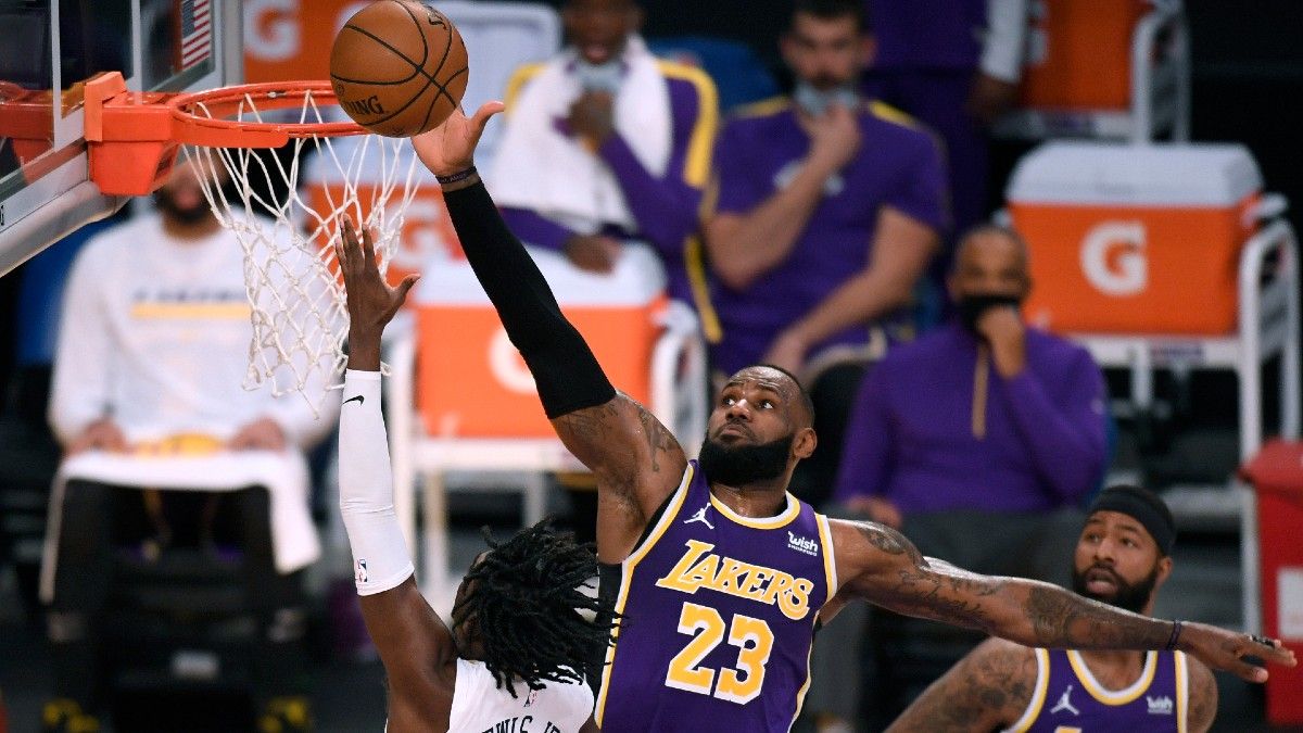 Warriors vs. Lakers NBA Betting Odds & Picks: Los Angeles Should Have No Trouble With Golden State (January 18) article feature image