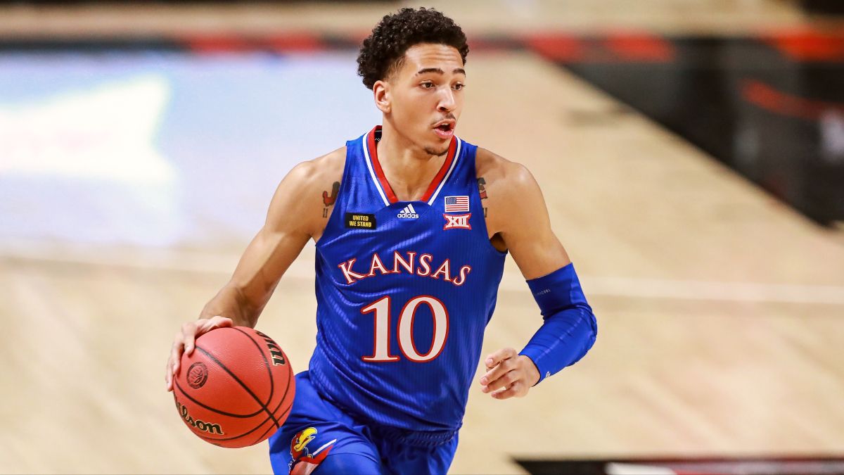 College Basketball Odds & Picks for Kansas vs. Oklahoma: Back the Under in Big 12 Rematch article feature image