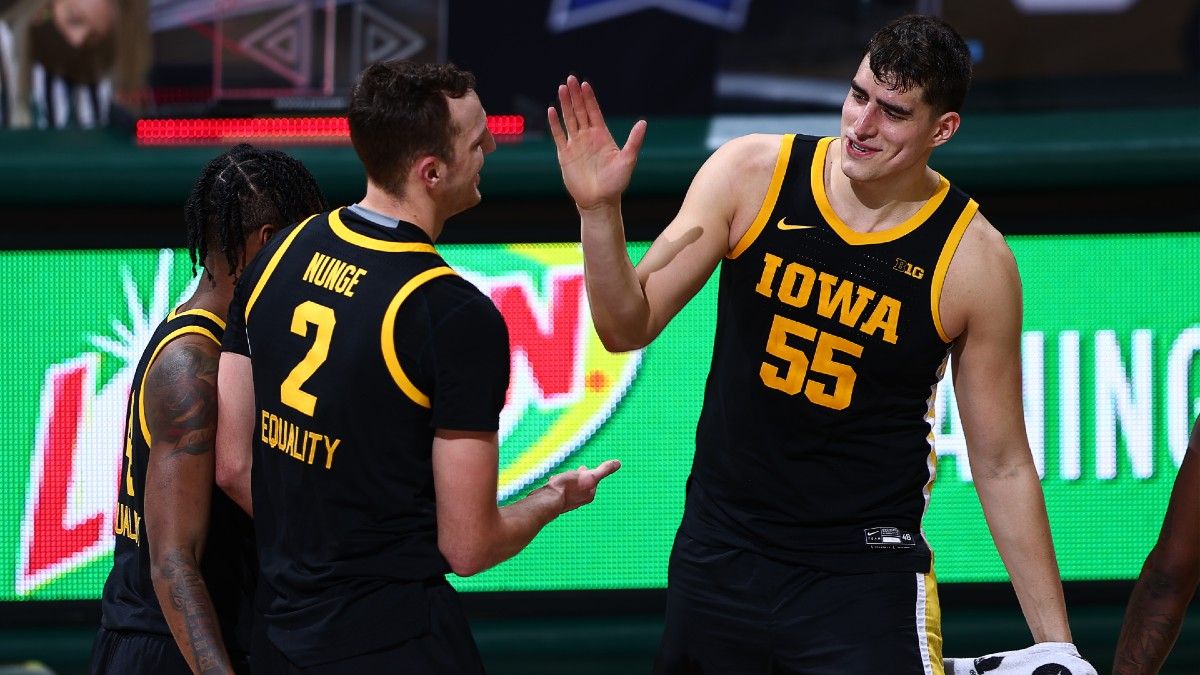 Odds & Pick for Iowa vs. Wisconsin College Basketball: Hawkeyes’ Offense Should Give Them Edge article feature image