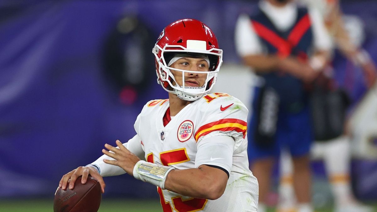 NFL Promos for Iowa: Bet $20, Win $250 if Patrick Mahomes Completes a Pass, More! article feature image