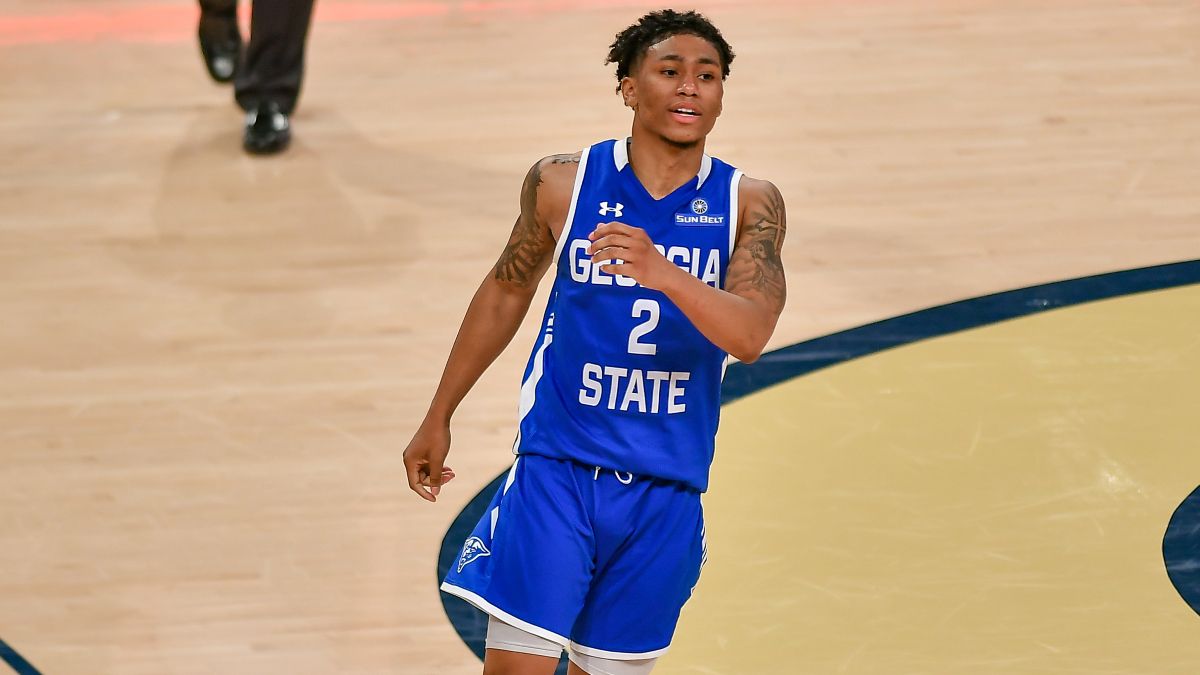 College Basketball Six Pack: The Action Network’s & Three Man Weave’s Top Picks for Friday (Feb. 26) article feature image