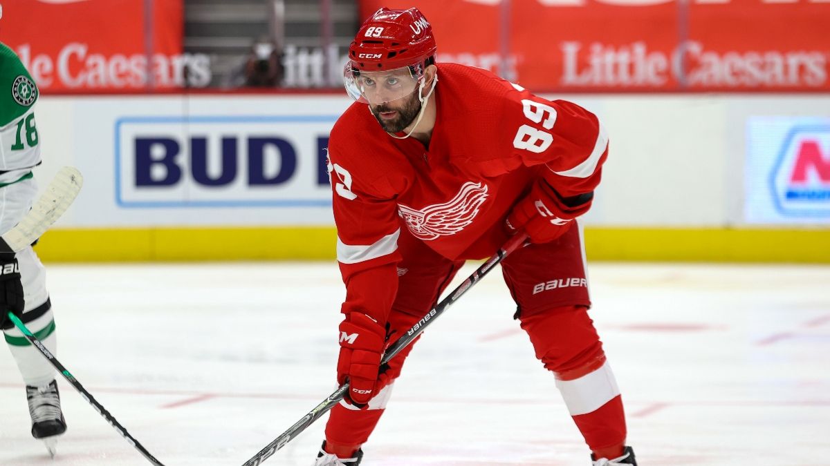 NHL Daily Betting Picks: Our Favorite Underdog Bets Including Devils-Flyers & Red Wings-Predators (Tuesday, March 22) article feature image