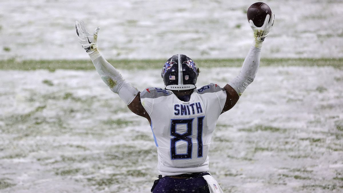2021 NFL Free Agency: Jonnu Smith Reaches 4-Year, $50 Million Deal with Patriots article feature image