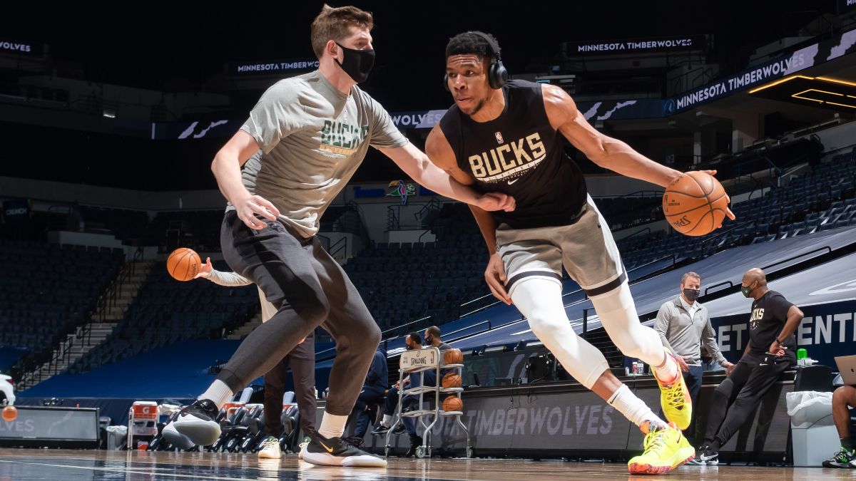 Nba Injury News Starting Lineups April 15 Trae Young Giannis Antetokounmpo Cleared To Return Thursday