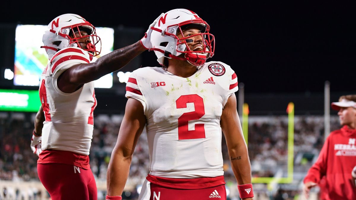 College Football Odds, Picks, Predictions for Northwestern vs. Nebraska: How to Bet This Big Ten Contest (Oct. 2) article feature image