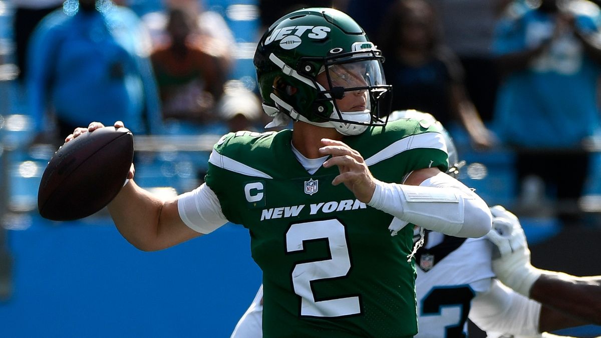 Jets vs. Bills Odds, Promo: Bet $10, Win $200 if Zach Wilson Throws for 1+ Yard! article feature image