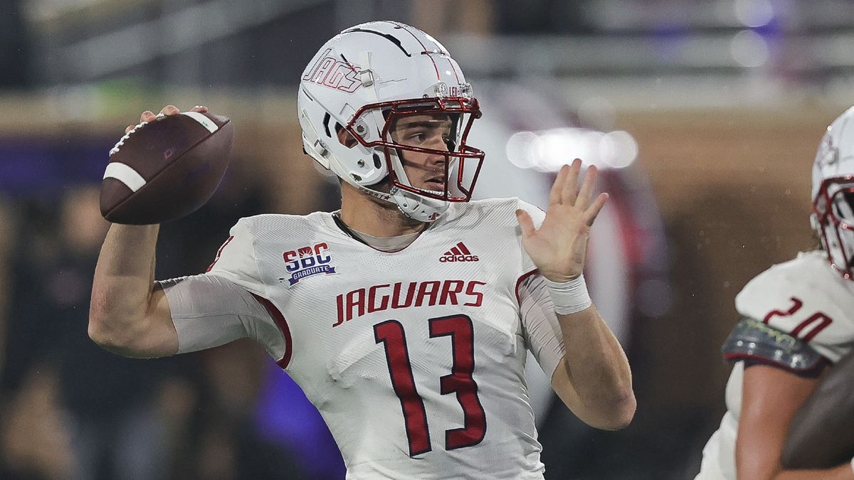 College Football Odds, Predictions, Picks for South Alabama vs. Texas State: Betting Value on This Over/Under article feature image