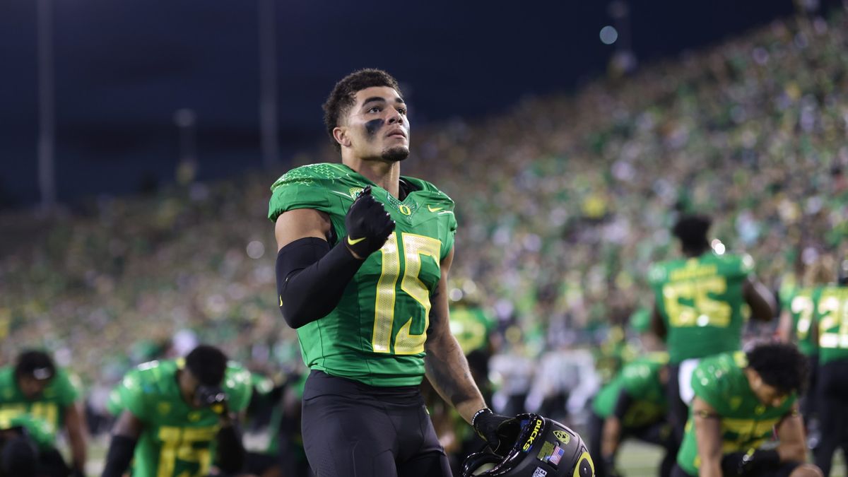 College Football Odds, Picks, Predictions for Colorado vs. Oregon: Ducks Look to Keep CFP Hopes Alive article feature image