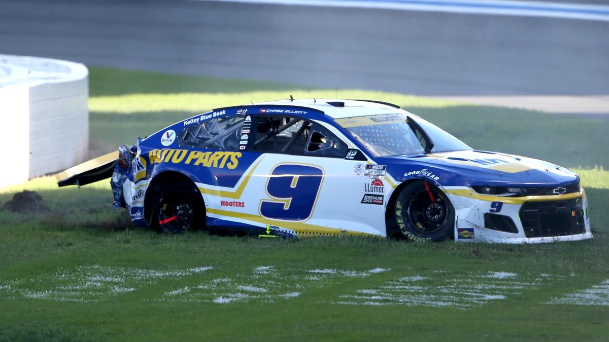NASCAR at Texas Odds, Pick & Prediction: How To Bet Chase Elliott vs. Kevin Harvick article feature image