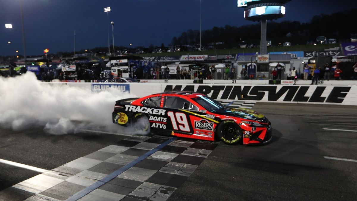 NASCAR XFINITY 500 at Martinsville Odds, Pick: How To Bet Martin Truex Jr. vs. Ryan Blaney on Sunday article feature image