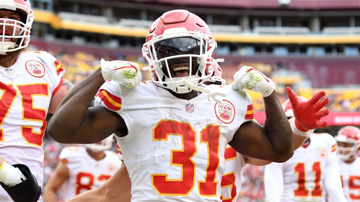 Early NFL Odds, Picks, Predictions For Week 7: Bet Chiefs To Cover, Plus Massive Texans vs. Cardinals Spread article feature image