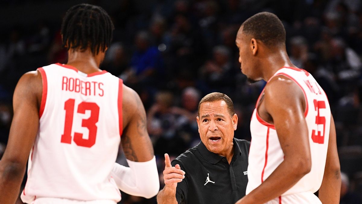 College Basketball Odds, Picks, Predictions for Wisconsin vs. Houston: Roll With the Cougars in Vegas article feature image