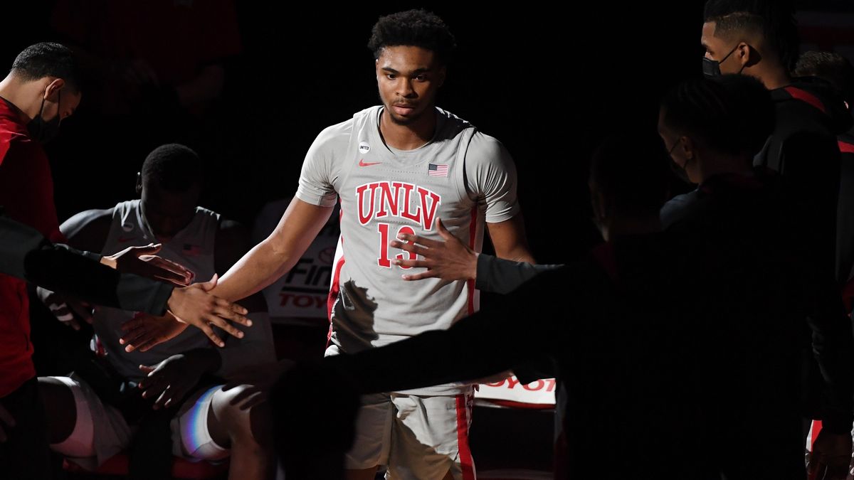 College Basketball Odds, Picks, Predictions for Michigan vs. UNLV: How to Bet This Roman Main Event Matchup article feature image