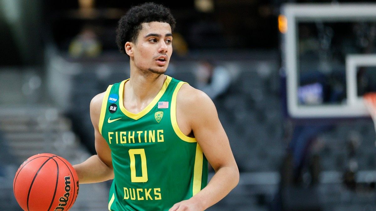 College Basketball Odds, Picks, Predictions for SMU vs. Oregon: Will Ducks Cruise to Win? article feature image