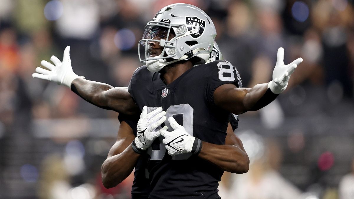 Raiders at Cowboys NFL Thanksgiving Odds, Picks & Predictions: The Profitable Betting System for Thursday’s Game article feature image