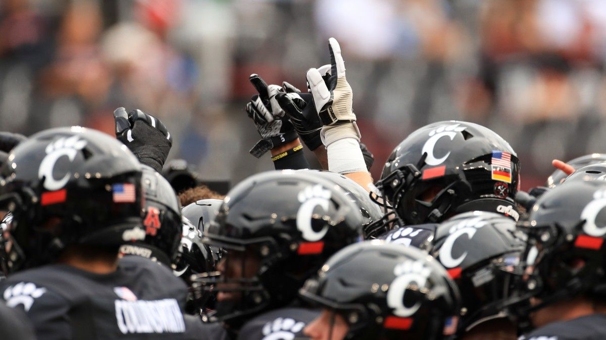 Cincinnati vs. Houston Odds, Promo: Bet $10, Win $200 if the Bearcats Cover +50! article feature image