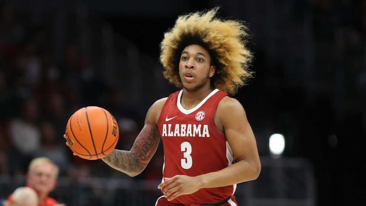 College Basketball Best Bets: Our Staff’s 4 Top Selections for Tuesday, Including Alabama vs. Memphis article feature image