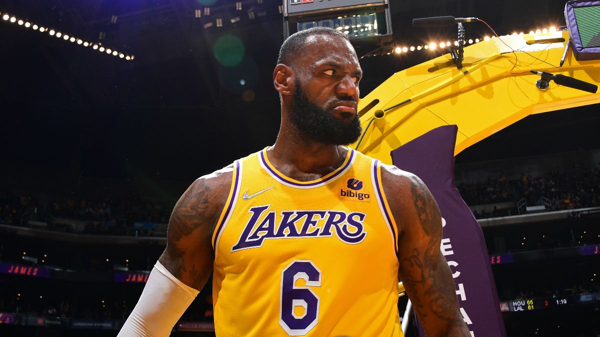 NBA Odds, Pick, Preview for Clippers vs. Lakers: Which Los Angeles Team Holds Edge in LeBron James’ Return? (December 3) article feature image