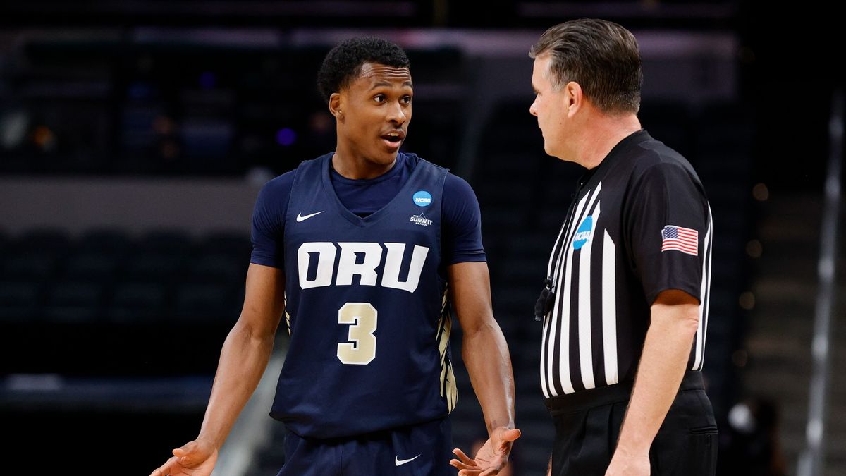 College Basketball Best Bets: Our Staff’s 2 Top Selections for Thursday, Including UT Arlington vs. Oral Roberts article feature image
