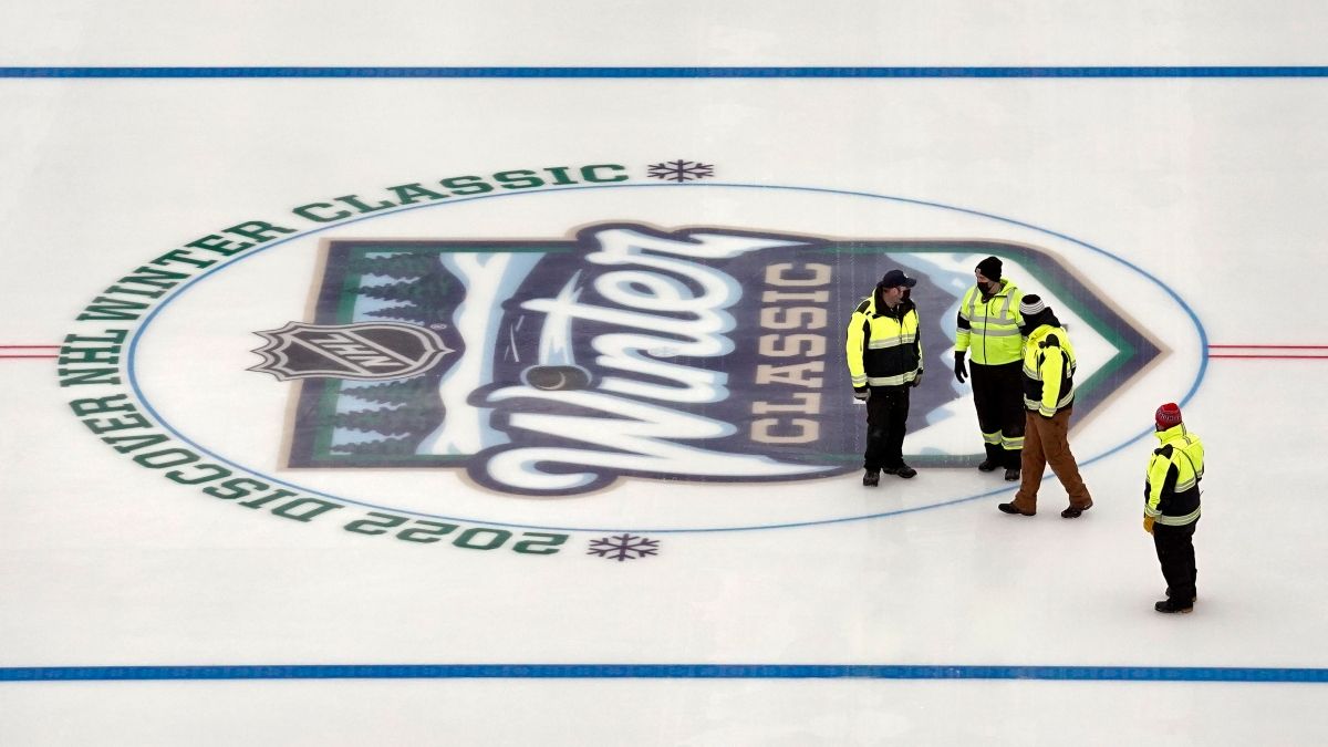 2022 Winter Classic Odds, Pick, Prediction: Blues vs. Wild at Target Field (Jan. 1) article feature image