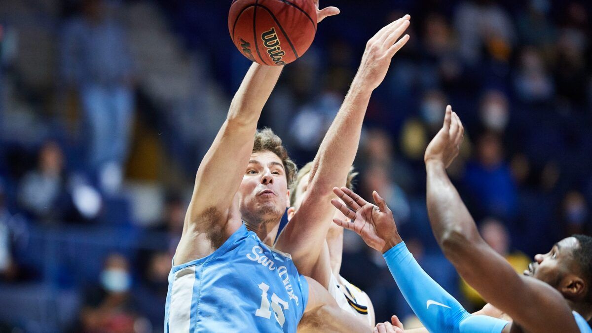 Saturday College Basketball Odds, Picks & Predictions for San Diego vs. Pacific: Smart Money Hammering Random Game article feature image