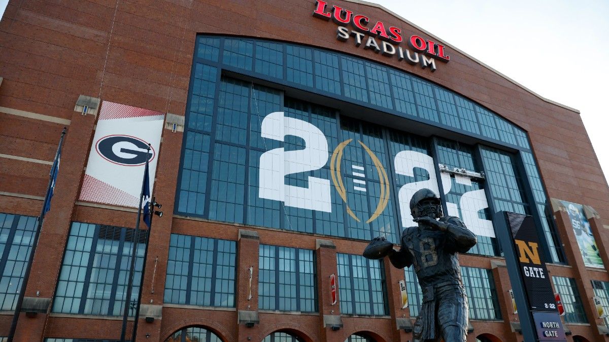 Will Lucas Oil Stadium Impact the Over/Under in CFP National Championship? article feature image