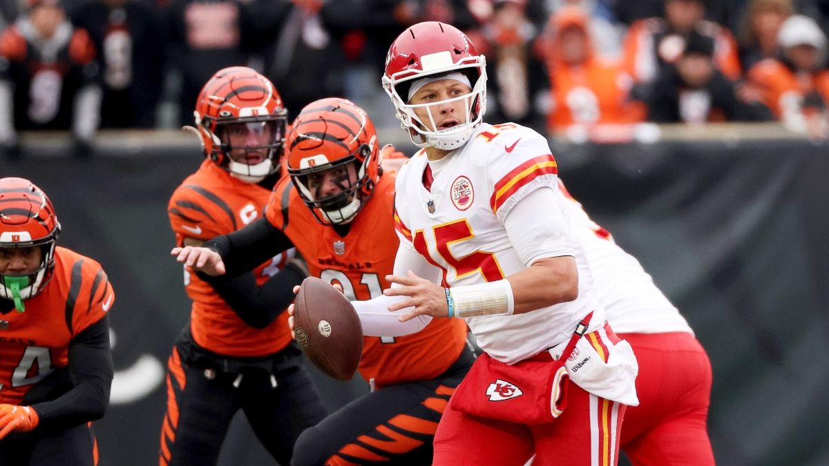 Chiefs vs. Bengals Odds, Promo: Bet $50, Win $300 if Mahomes or Burrow Completes a Pass! article feature image