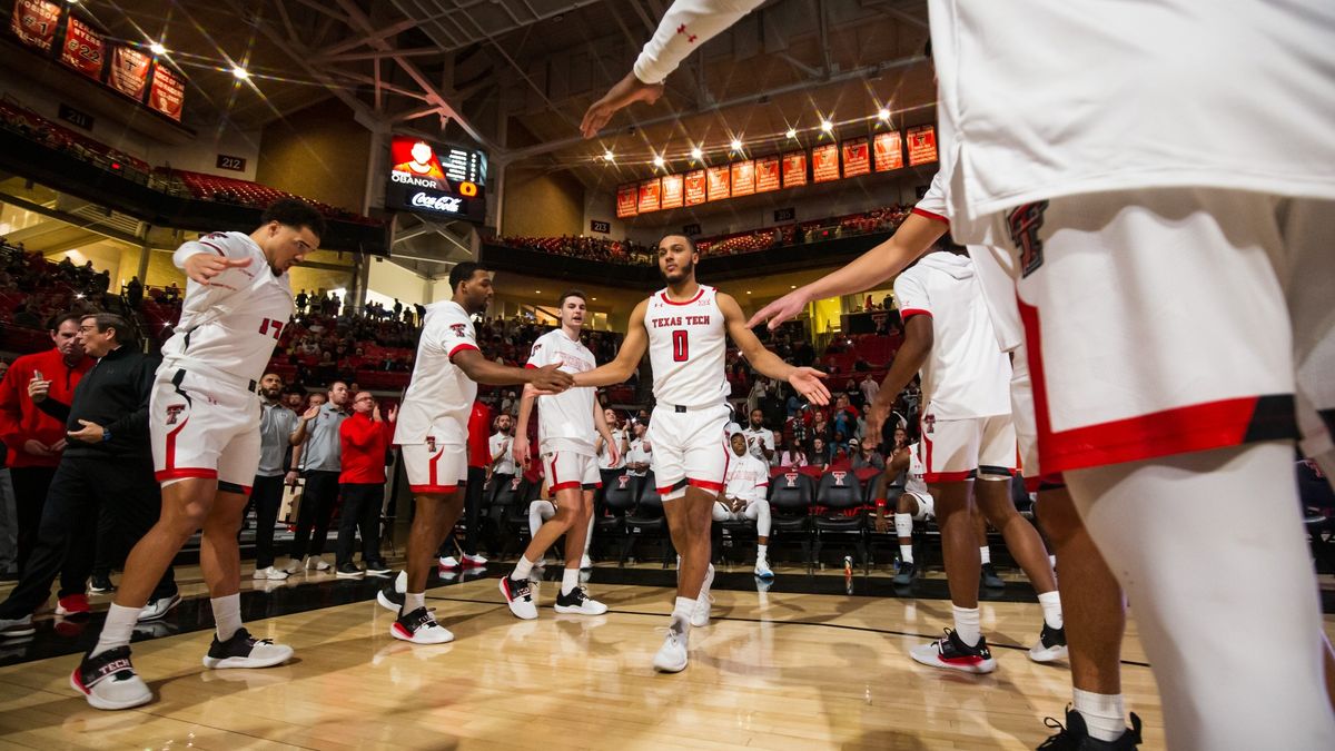 College Basketball Odds, Picks: Our Staff’s 5 Best Bets for Saturday, Including Kansas vs. Texas Tech article feature image