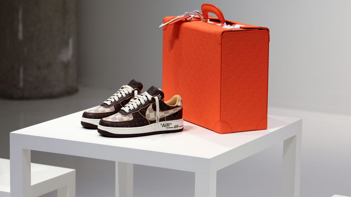 Virgil Abloh Louis Vuitton Nike Air Force Ones Bids Blow Away Expectations article feature image
