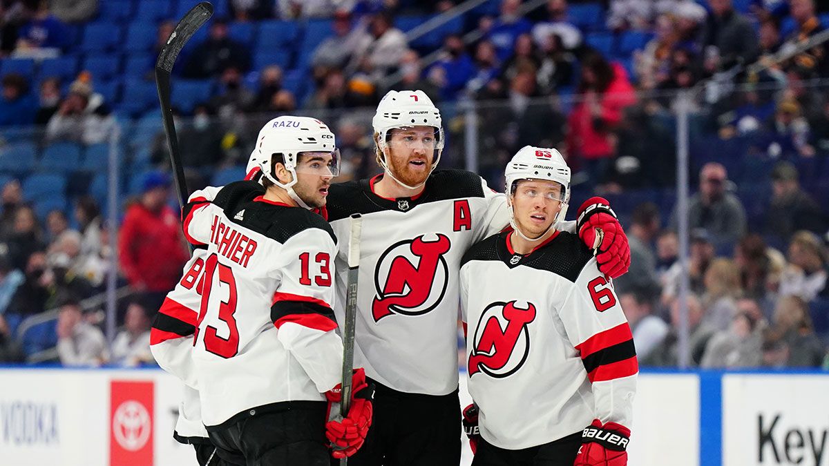 Friday NHL Odds, Picks, Prediction: New Jersey Devils vs. Chicago Blackhawks Betting Preview article feature image