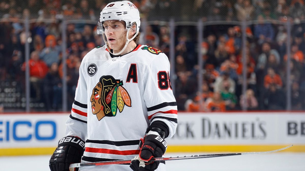 Blackhawks vs. Ducks NHL Odds, Picks, Predictions: Target Total in Uninspiring Matchup (March 23) article feature image