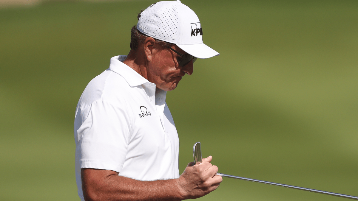 Phil Mickelson Will Not Play in 2022 Masters, Missing Tournament for First Time Since 1994 article feature image