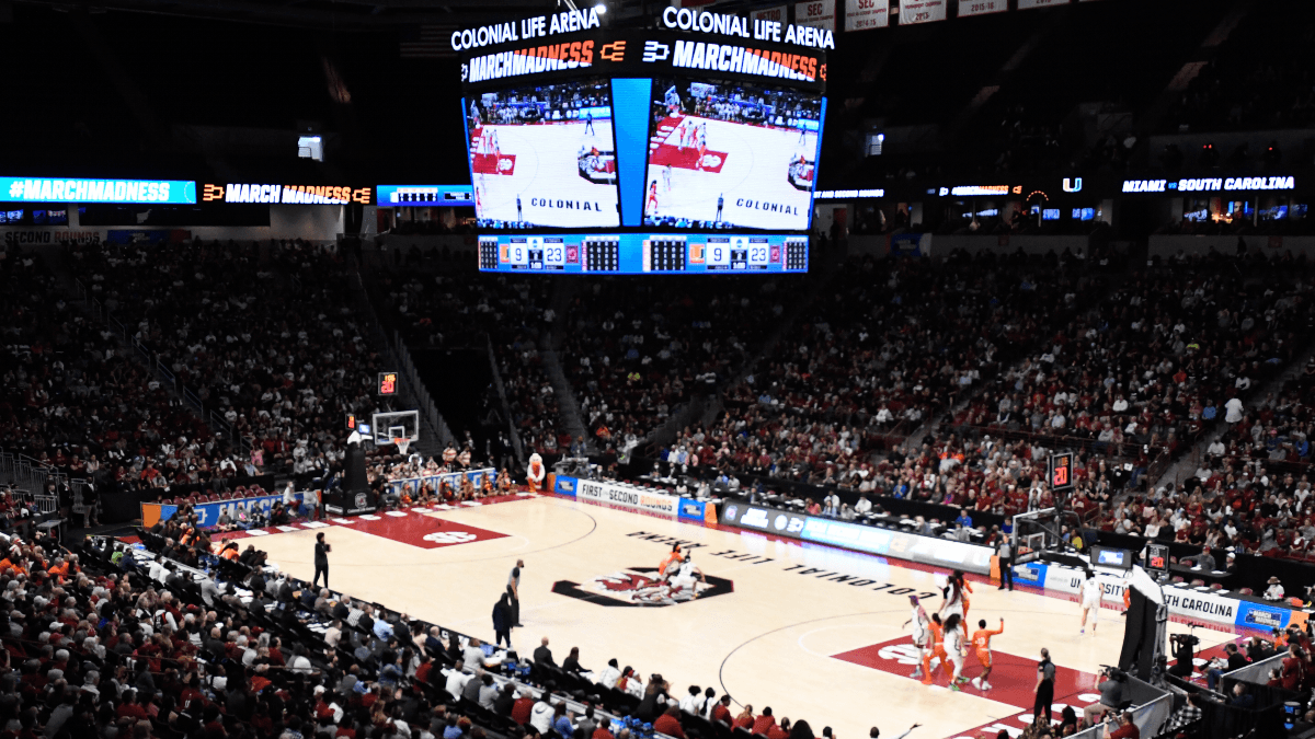 2022 Women’s Final Four Odds: South Carolina Favored Over Louisville, Spread Flips Between Connecticut & Stanford article feature image