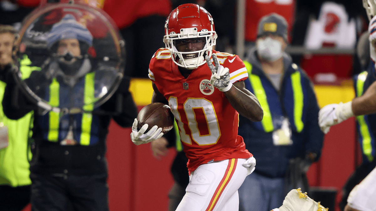 Miami Dolphins & Kansas City Chiefs Super Bowl Odds, Tua Tagovailoa MVP Chances Following Tyreek Hill Trade article feature image