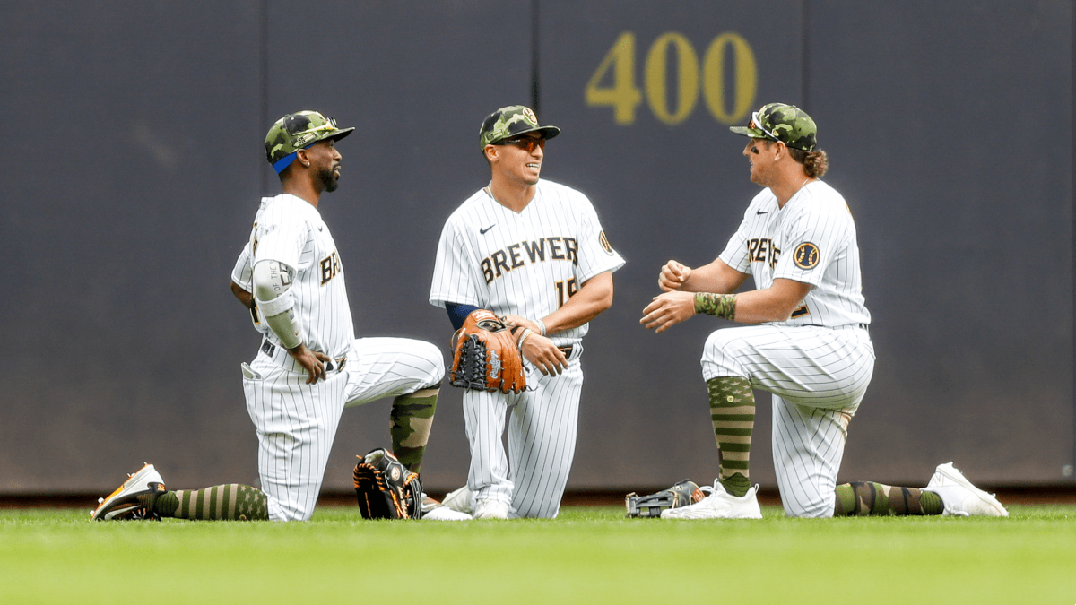 MLB Odds & Picks for Brewers vs. Padres: Does Milwaukee Have Value As Road Underdog? article feature image