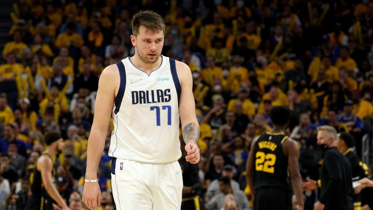 Mavs vs. Warriors Odds, Picks, Predictions: How To Bet Game 2 On Friday Night (May 20) article feature image